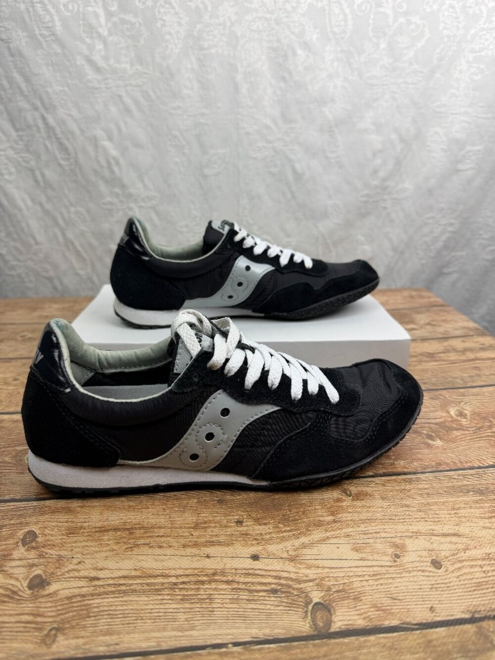 Saucony Women’s Size 8.5 Black White Retro Running Sneakers